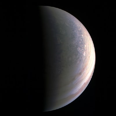 Jupiter-planeetan valaistu poski. 