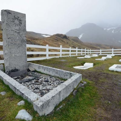Ernest Shackletonin hauta Grytvikenissä Etelä-Georgiassa.