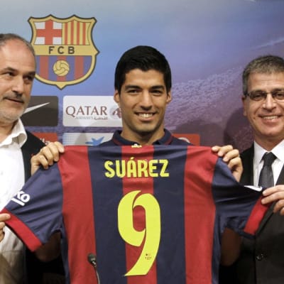 Luis Suárez Barcelonan esittelutilaisuudessa.