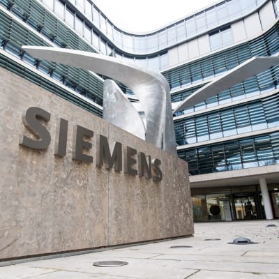 Monialakonserni Siemensin pääkonttori Münchenissä Saksassa.