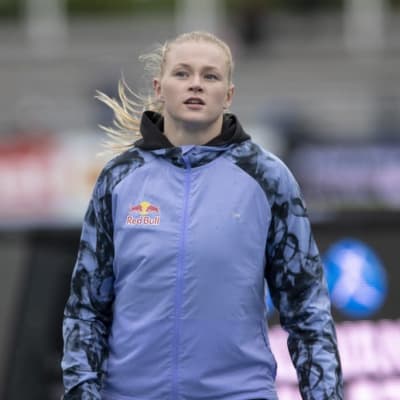 Wilma Murto på friidrottsbanan.