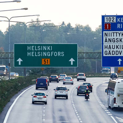 Aamuliikennettä Helsingissä 18. syyskuuta 2015.