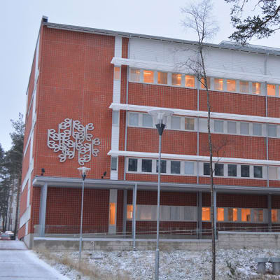 Oulun seudun koulutuskuntayhtymän Paasi-rakennus Kontinkankaan kampuksella.