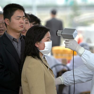 Sanghaihin tulevat ihmiset tarkastettiin ARS -viruksen varalta.