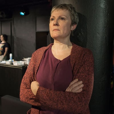 Wanda Dubiel ja Tiina Weckström Teatter Jurkan Hyvää yötä äiti -näytelmässä.