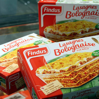 Ranskassa myynnissä olleita Finduksen pakastelasagnepaketteja.
