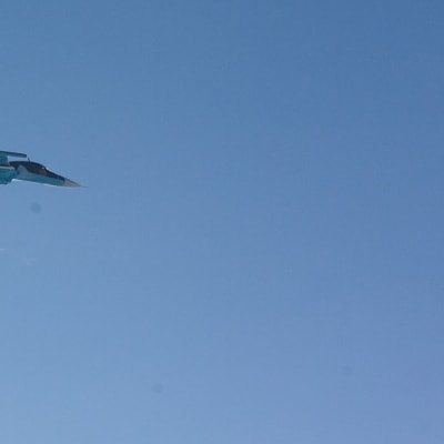 Ryska Suchoj Su-34 fotograferade av flygvapnet över Östersjön i december 2014.