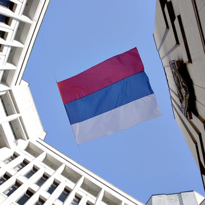 Venäjän lippu liehuu Krimin parlamenttitalossa Simferopolissa.