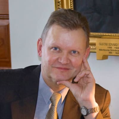 Bibliotekarien och författaren Kai Ekholm.