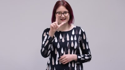 Elin Westerlund talar finlandssvenskt teckenspråk