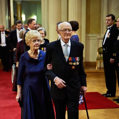Krigsveteranen Leo Jokelainen med frun Annikki Jokelainen