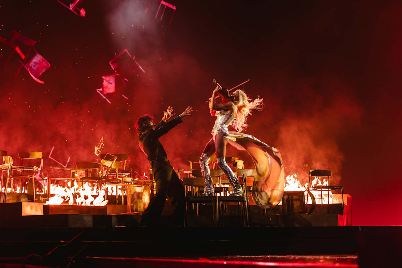 Linda Lampenius ja Pete Parkkonen UMK-finaalissa. 