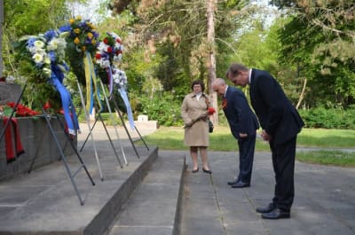 Ceremoni vid krigsmonumentet i Leipzig.