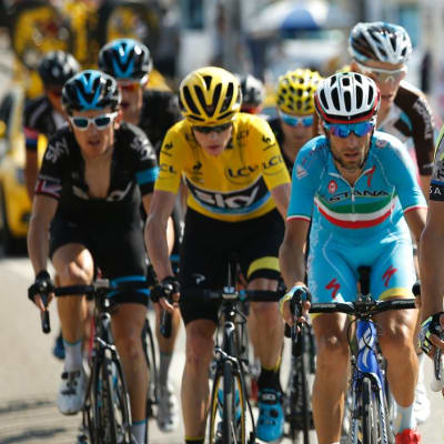 Tinkoff Saxo-tallin Alberto Contador johtaa Astana Pro:n Videnzo Nibalia 16 etapilla. 2015