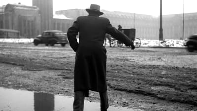 Man vid Helsingfors järnvägsstation, 1948