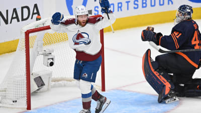 J.T. Compher har precis överlistat Mike Smith.