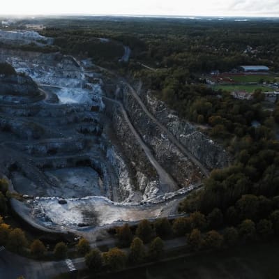 Kalkstensdagbrott sett från luften.