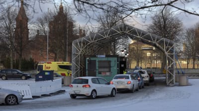 Koronatestausta Vaasan kasarmintorilla 22.11.2021.