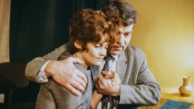 Ir4ina Milan ja Markku Blomqvist tv-elokuvassa Onnentyttö (1982).
