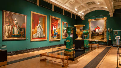Utställningen Russia, Royalty & The Romanovs på The Queen's Gallery i London pågår fram till den 28 april.   