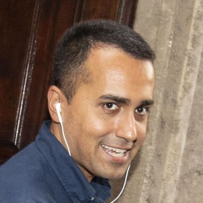 Luigi Di Maio kom nöjd ut från ett möte med Femstjärnerörelsen i Rom 31.8.2019