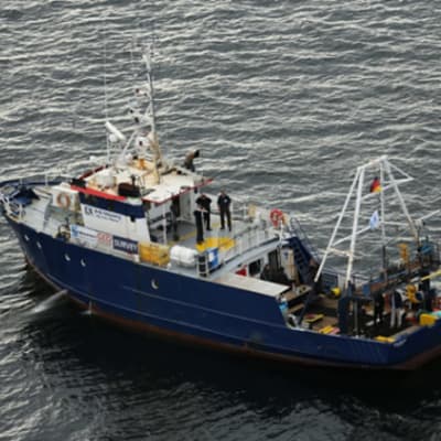 Tyskt fartyg som dyker vid M/S Estonia. 