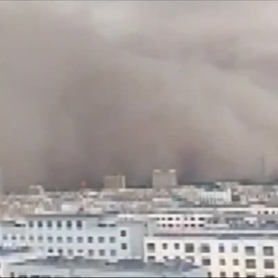 Uutisvideot: Hiekkamyrsky nielaisee kaupungin