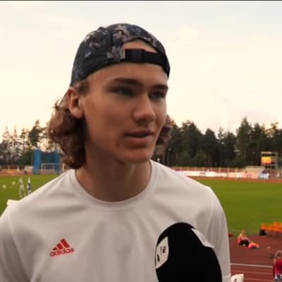 Urheilujuttuja: 15-vuotias Arttu Mattila on poikkeuksellinen korkeushyppylahjakkuus