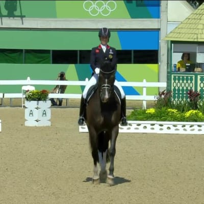 Rion olympialaiset: Britannian Charlotte Dujardin ratsasti kolmannen olympiakultansa huippuhevosella