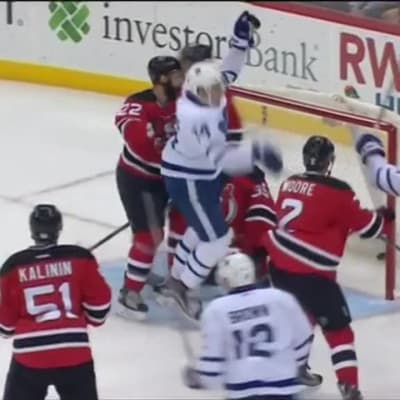 NHL huippuhetket: Matthews päätti vihdoin kuivan kautensa – täräytti 2+1