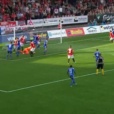Urheilujuttuja: Stadin derbyn avauspuolikkaalla nähtiin kaksi maalia ja punainen kortti