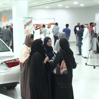 Uutisvideot: Saudi-Arabiassa järjestettiin autonäyttely naisille