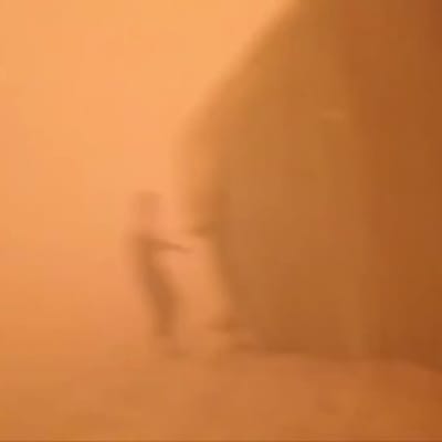 Hiekkamyrsky iski pakolaisiin Syyrian ja Jordanian rajalla