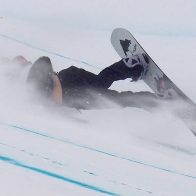 Lumilautailun maailmancupissa tuulidraamaa – Anna Gasser ja Enni Rukajärvi kaatuivat