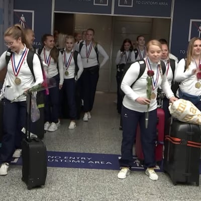 Cheerleadingin maailmanmestarit palasivat Suomeen