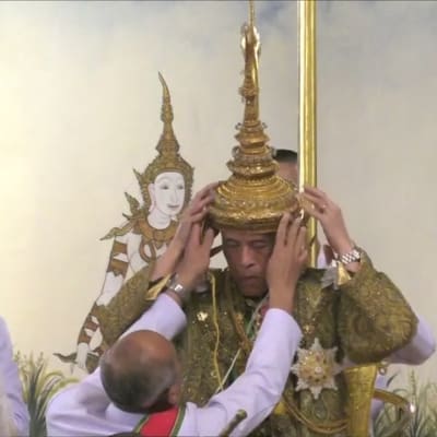 Thaimaan kuningas saa kruununsa