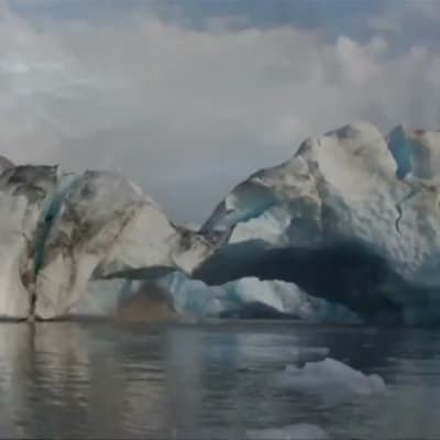 Romahtava jäätikkö pelästyttää melojat Alaskassa