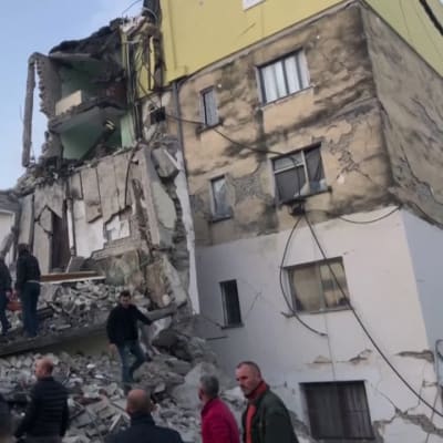 Albanian maanjäristyksessä on useita kuolleita