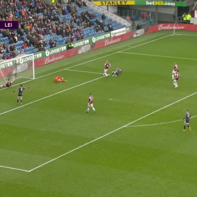 Leicester taipui Burnleylle Valioliigassa