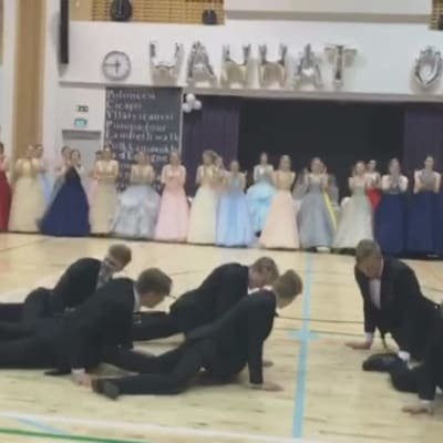 Haukiputaan lukion wanhojentanssit 2019.