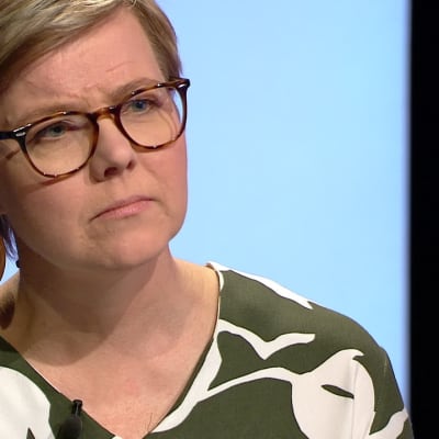 Vihreiden ilmastoministeri Krista Mikkonen väistelee kysymystä ydinvoimasta
