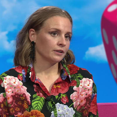 Jalkapalloilija Essi Sainio Puoli seitsemän -ohjelmassa