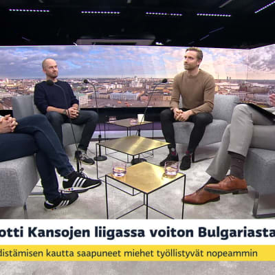 Huuhkajat otti kotivoiton Bulgariasta, Iga Swiatek teki historiaa Ranskan avoimissa
