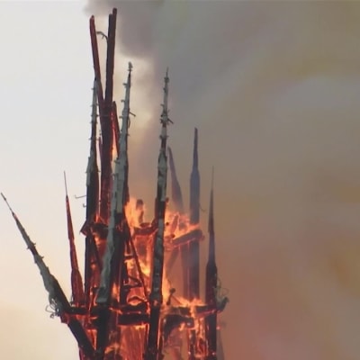 Tulipalo raivosi historiallisessa Notre-Damen katedraalissa tasan kaksi vuotta sitten –  korjaustyöt eivät sovi korkeita paikkoja pelkäävälle