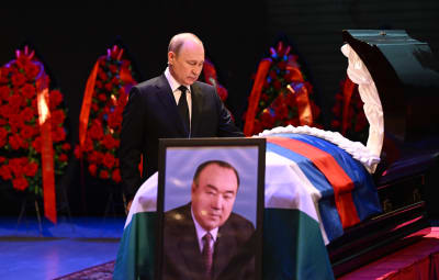 Putin vid begravning av republiken Basjkiriens tidigare president.