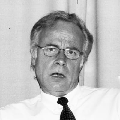 SDP-politikern Mats Nyby. Svartvit bild.
