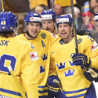 Elias Lindholm juhlii Ruotsin maalia.