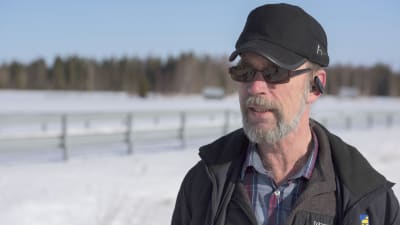 Kjell Ågren odlar glutenfri havre i Malax