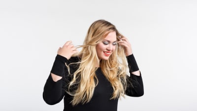 Anni är en av deltagarna i Tävlingen för ny musik, UMK, 2017.