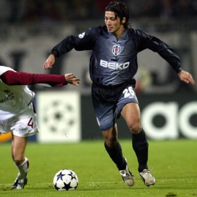 Sparta Prahan Pavel Pergl ja Besiktasin Ilhan Mansiz.